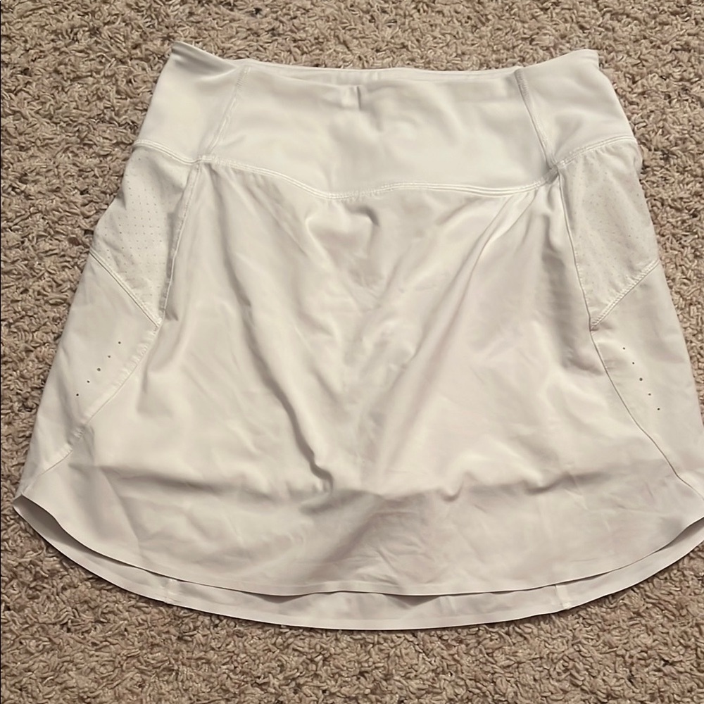White tennis skirt - Picture 1 of 3